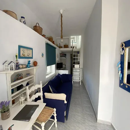 펜션 Traditional Cycladic House In